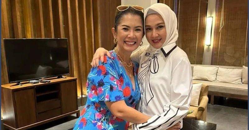 Instagram.com/dinalorenza1975